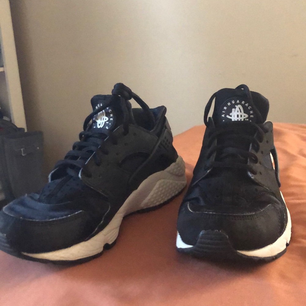 NIKE AIR HURACHE
